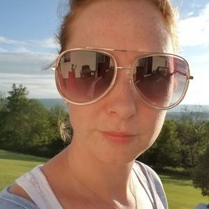 Meet your Posher, Kelli